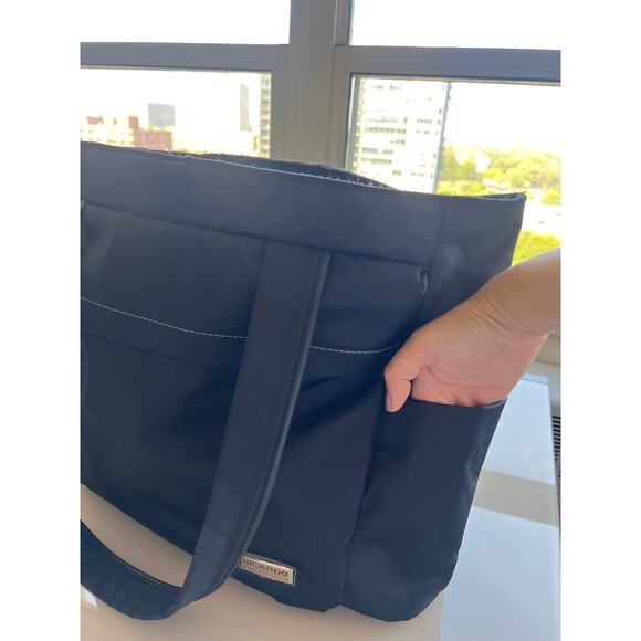 Ricardo Beverly Hills Isela Bag - Perfect for Placing Over Carry-On Luggage - Picture 4 of 15